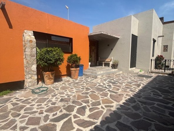 Orange House.18
